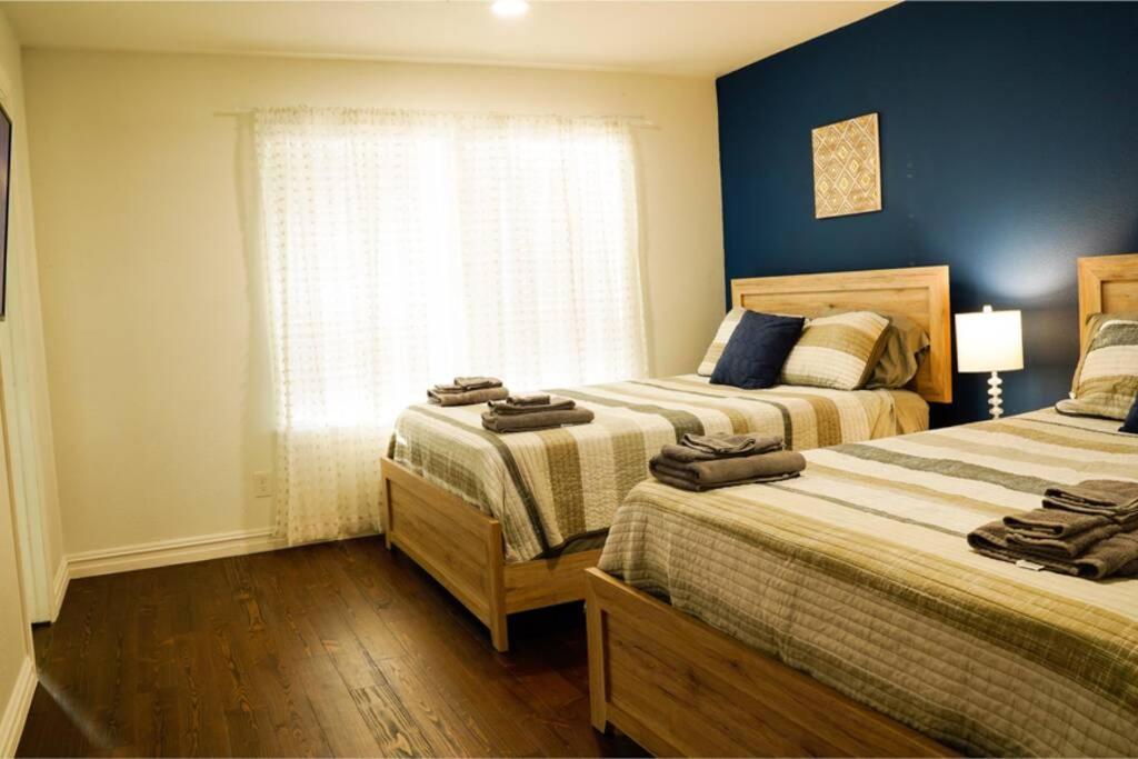 Dallas 4Br Large Yard W Hot Tub , Fire Pit And Basketball Hoop Esterno foto