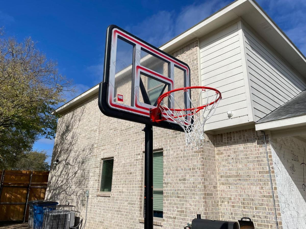 Dallas 4Br Large Yard W Hot Tub , Fire Pit And Basketball Hoop Esterno foto